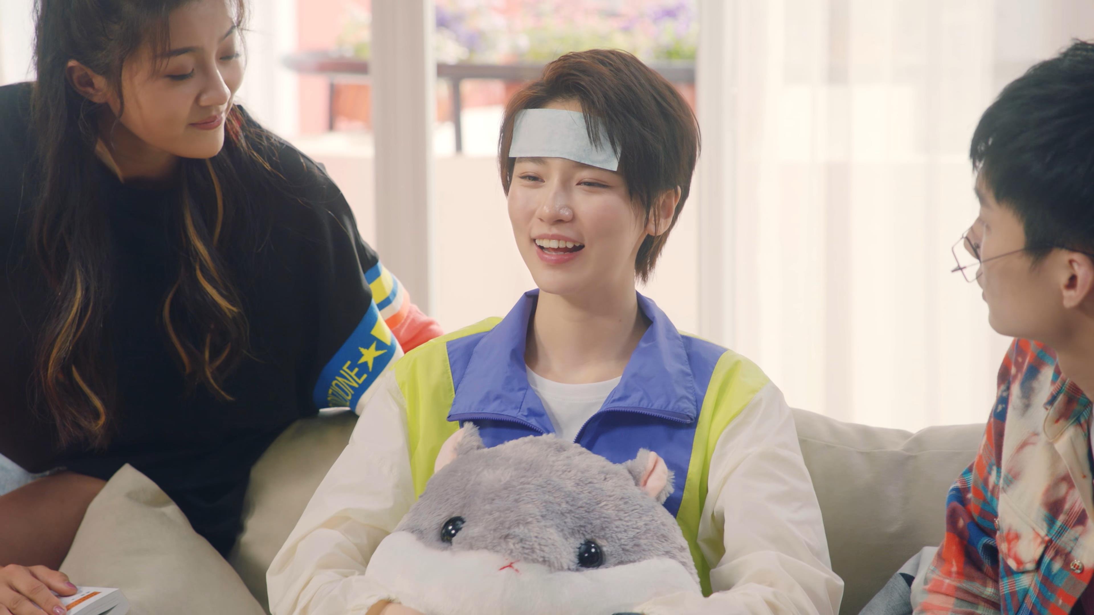 爱游戏平台-湖人新人训练中积极沟通迅速建立场上默契，湖人队的训练场