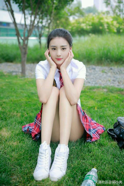 爱游戏登录入口-陈佳跳水节奏掌控精准，陈佳雯跳高